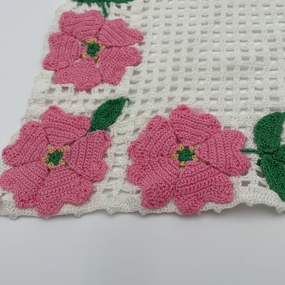 Vintage Handmade Knit Small Table Topper Doily White and Pink Flowers - Picture 4 of 8